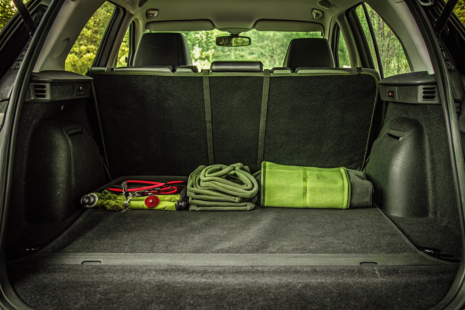 Kofferraumtasche im Auto