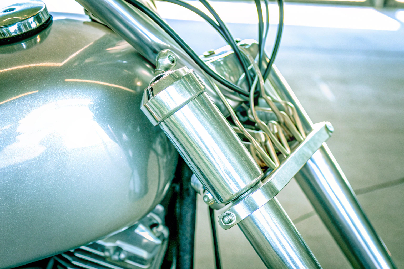 Detailaufnahme eines modernen Motorrad-ABS-Systems Motorrad ABS System