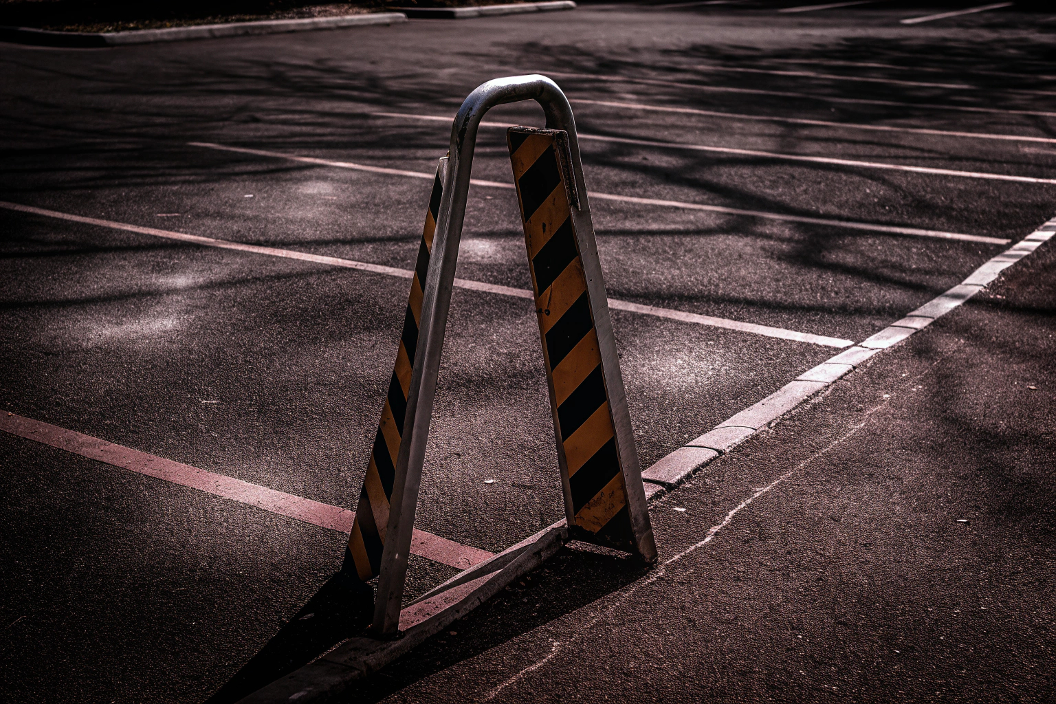 Absperrpfosten zur Parkplatzsicherung