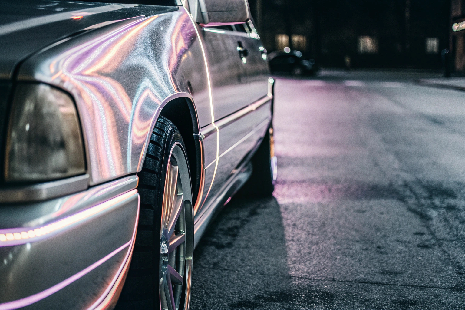 Auto mit LED-Schläuchen
