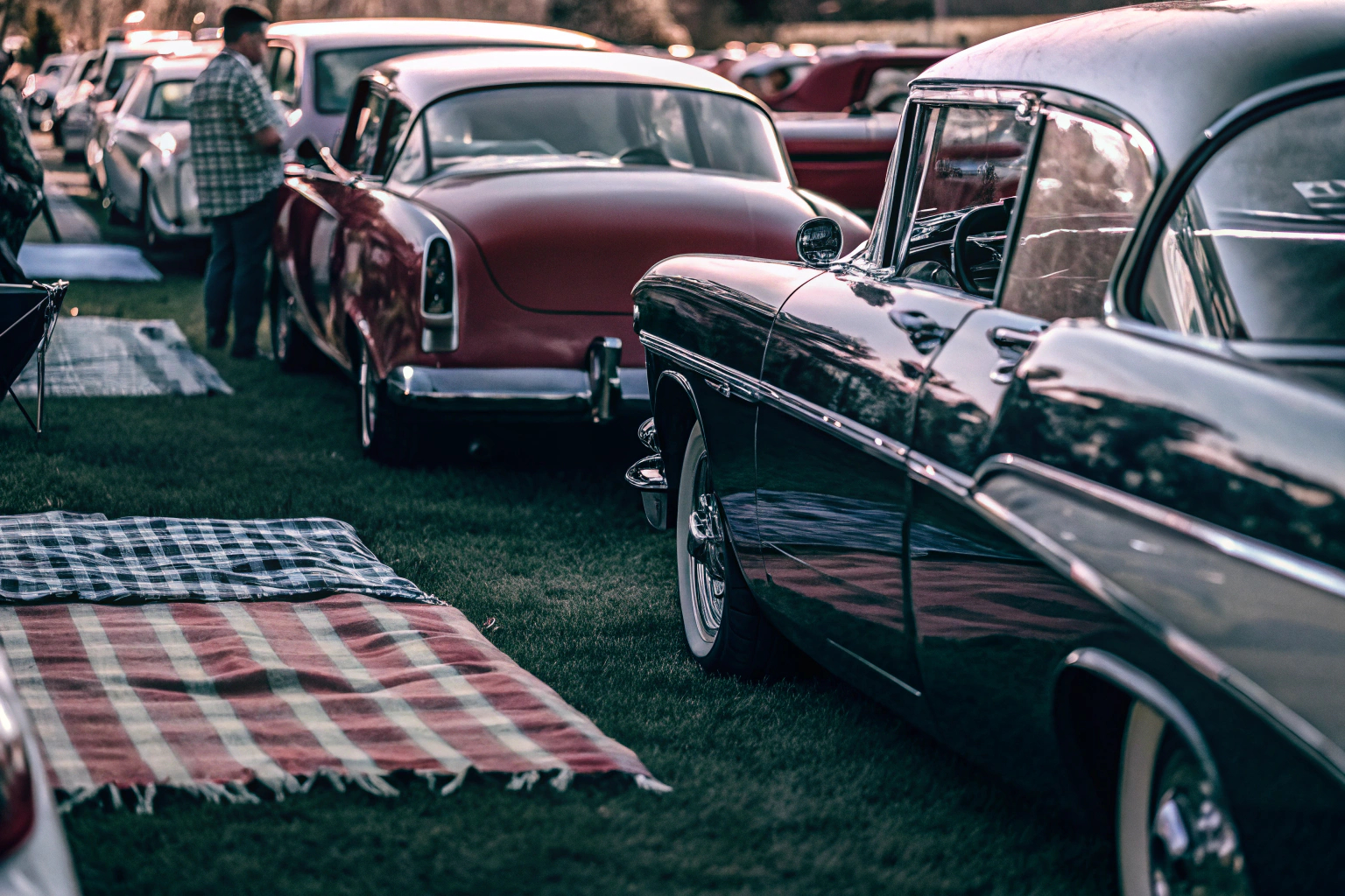 Oldtimer-Treffen mit zahlreichen Fahrzeugen