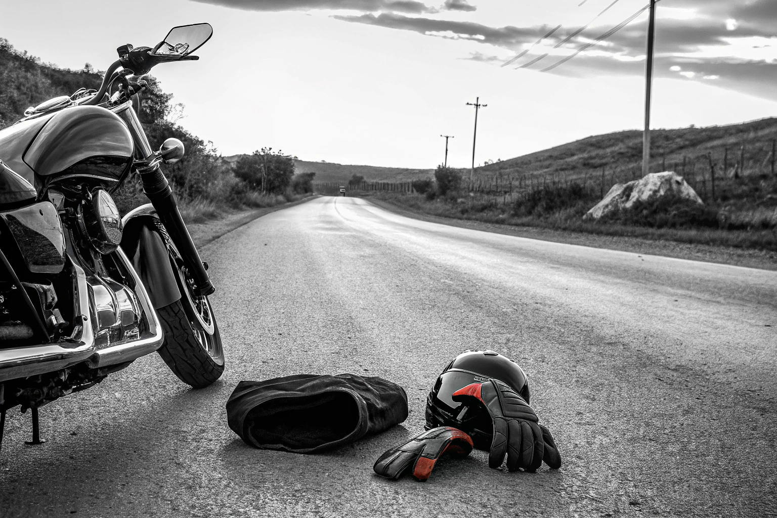 Motorradfahrer mit Schutzausrüstung
